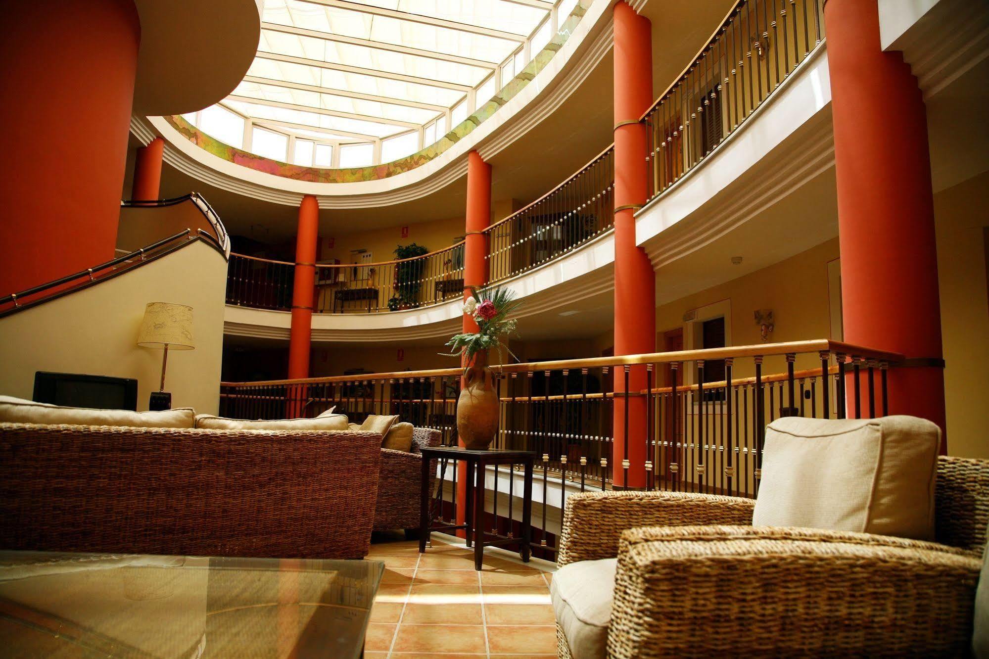 Ele Santabarbara Hotel Castilleja de la Cuesta Exterior photo